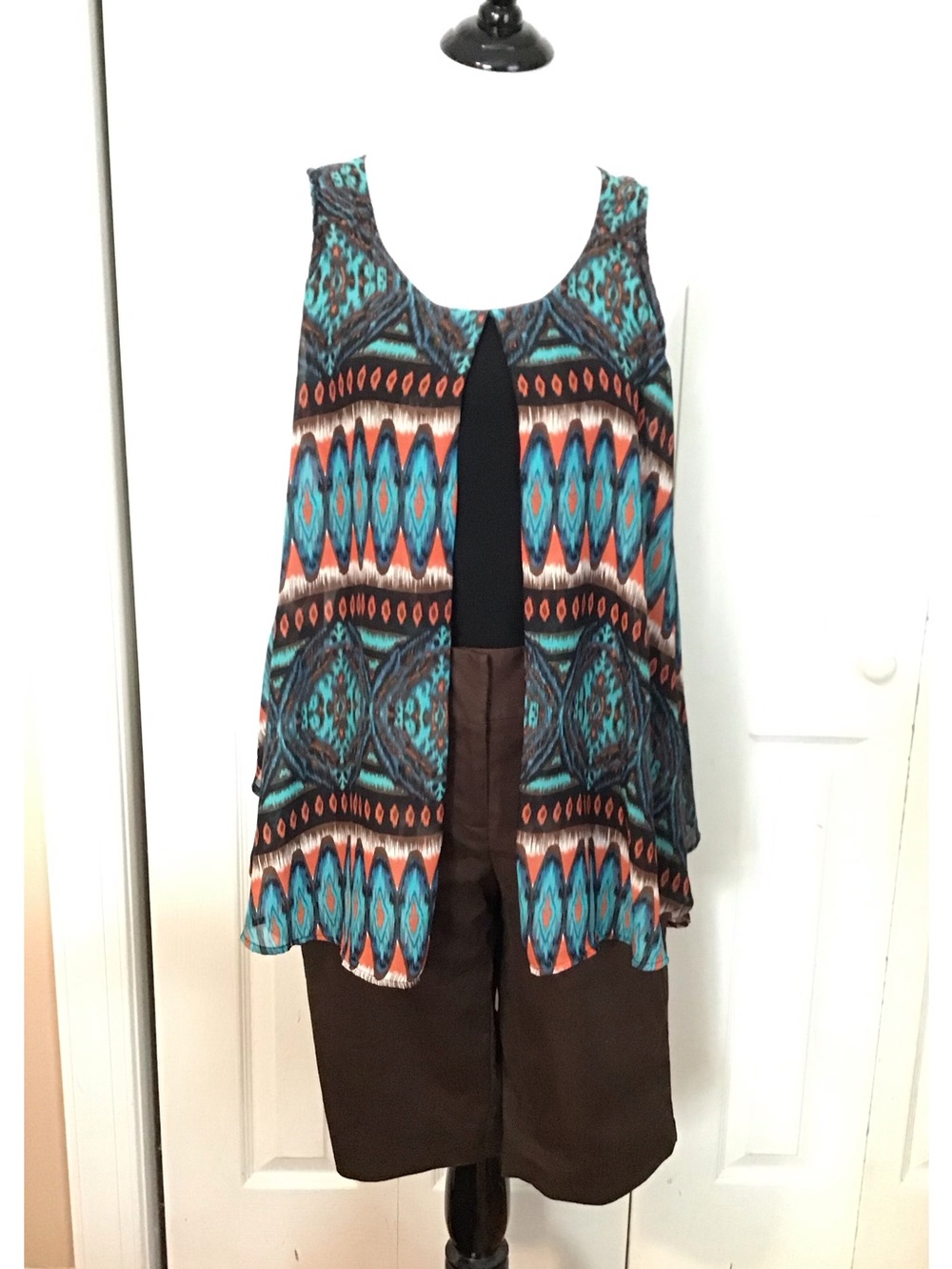 New Directions Flowy Tunic w/ Shorts Outfit 12